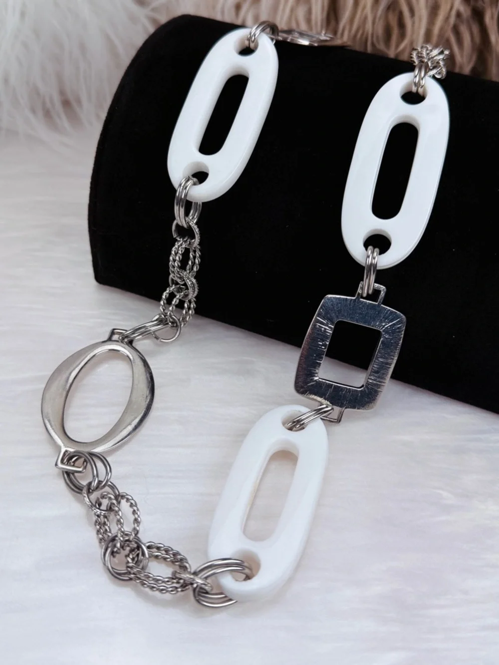 Vintage Silvertone and white chunky chain long necklace
